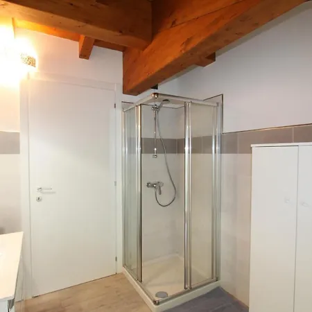 Appartement Attic With Pool Nesso
