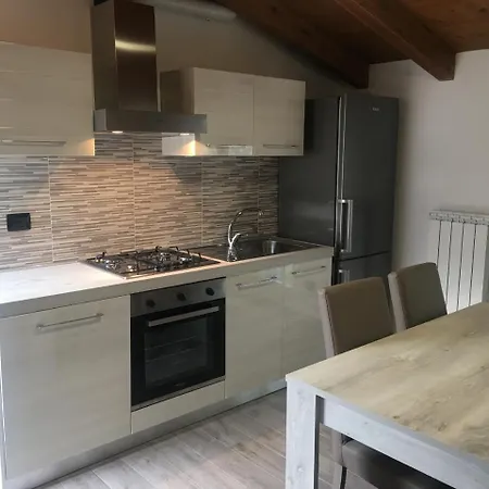 Attic With Pool نيسّو