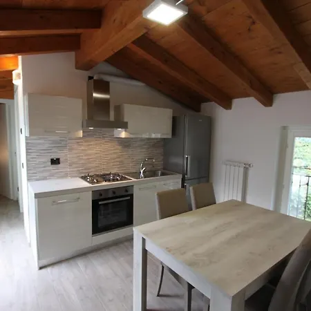 Attic With Pool شقة